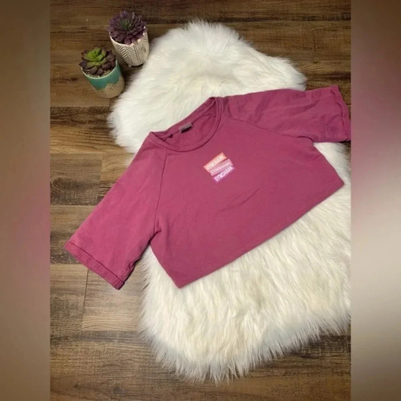 GymShark Cropped Sweatshirt - Picture 1 of 6